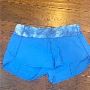 Size 6 lululemon shorts